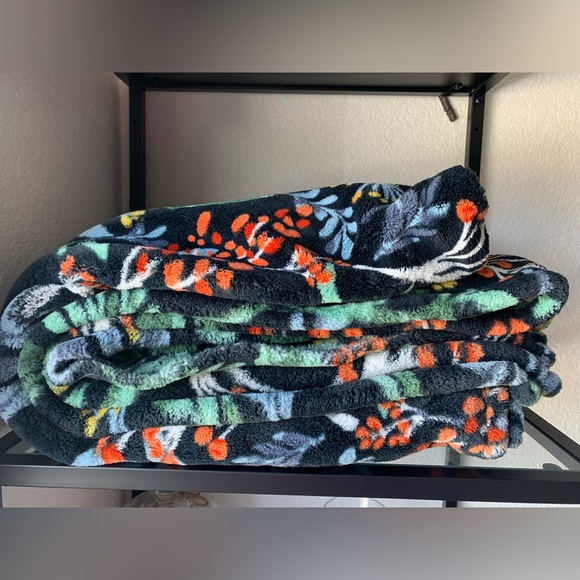 Monte & Jardin Ultra Plush Floral Throw Fleece Flower Blanket 60"x70” Warm Cozy - Picture 11 of 16